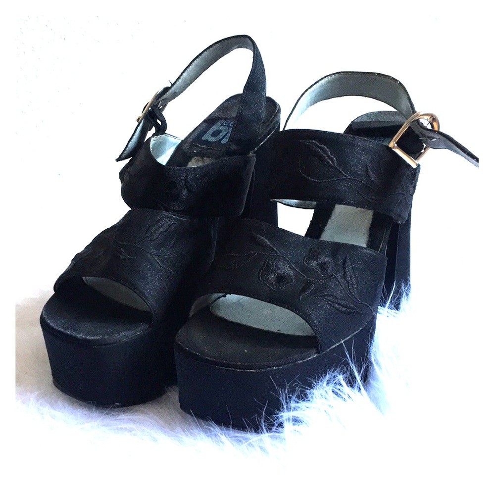 Size 6 Vintage Beefly shoes